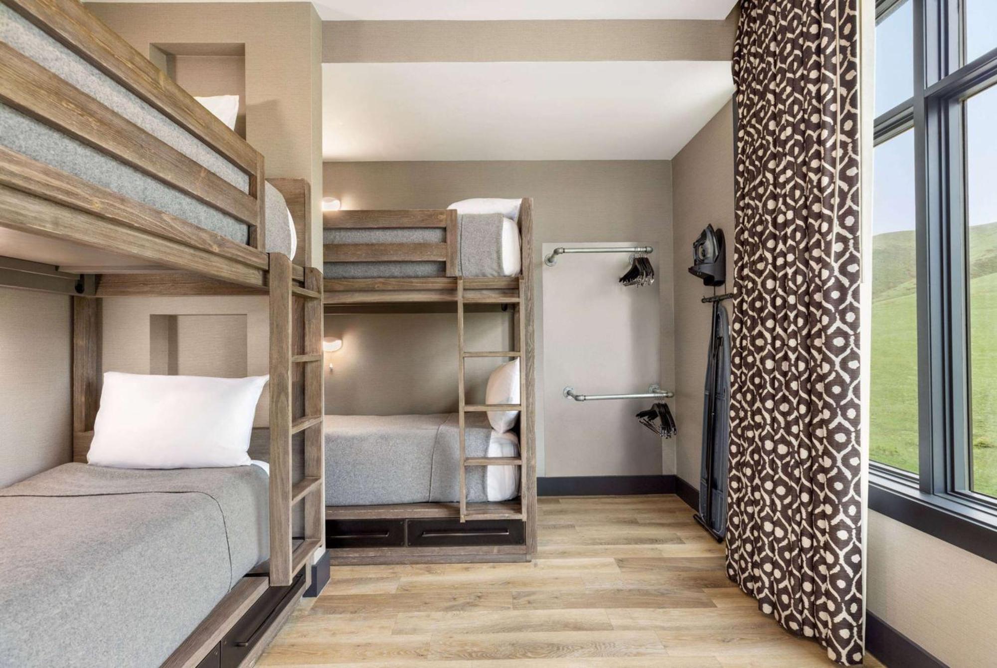 Hotel Origin Red Rocks, A Wyndham Golden
